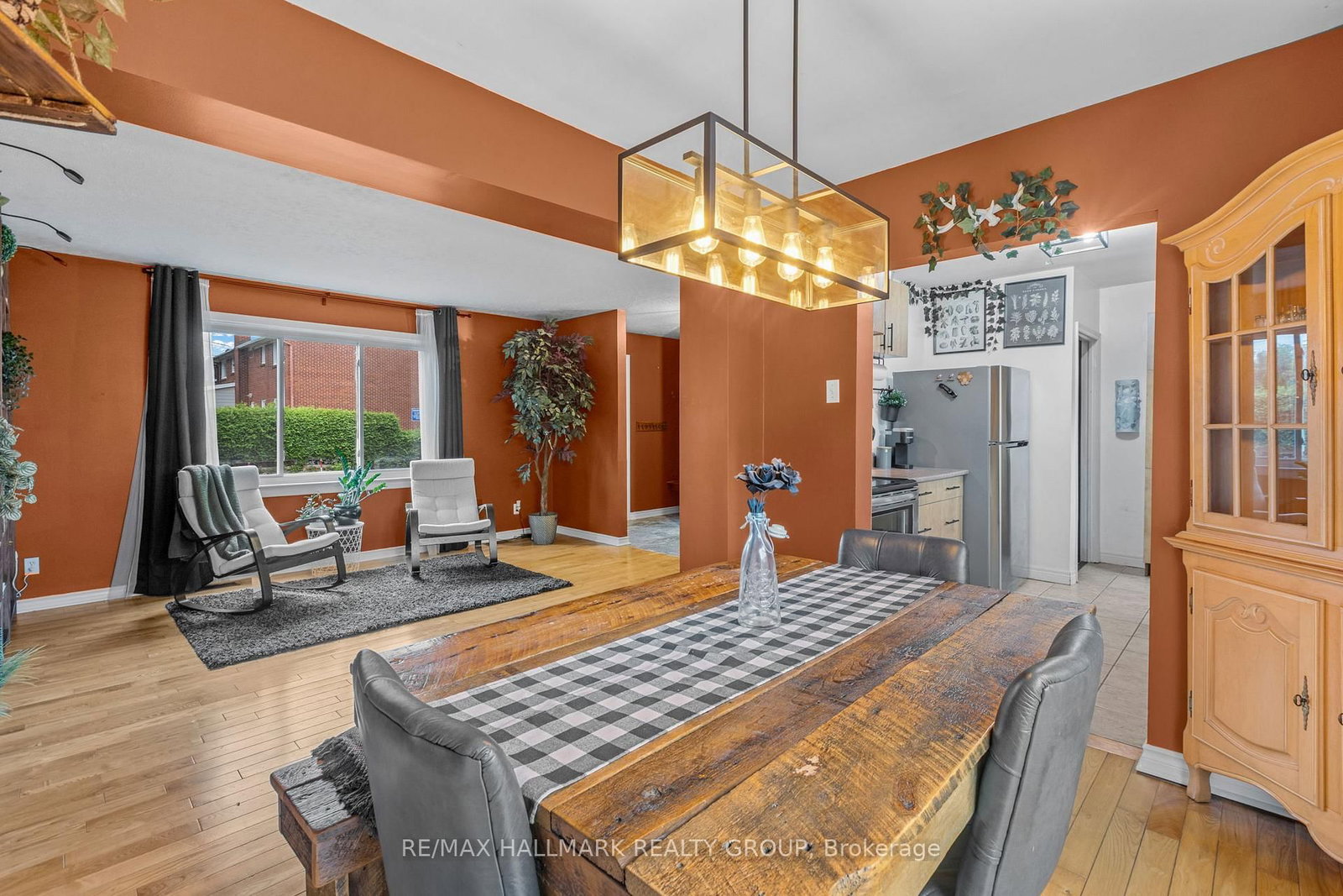 779 Borthwick Avenue • Ottawa, ON photo 9