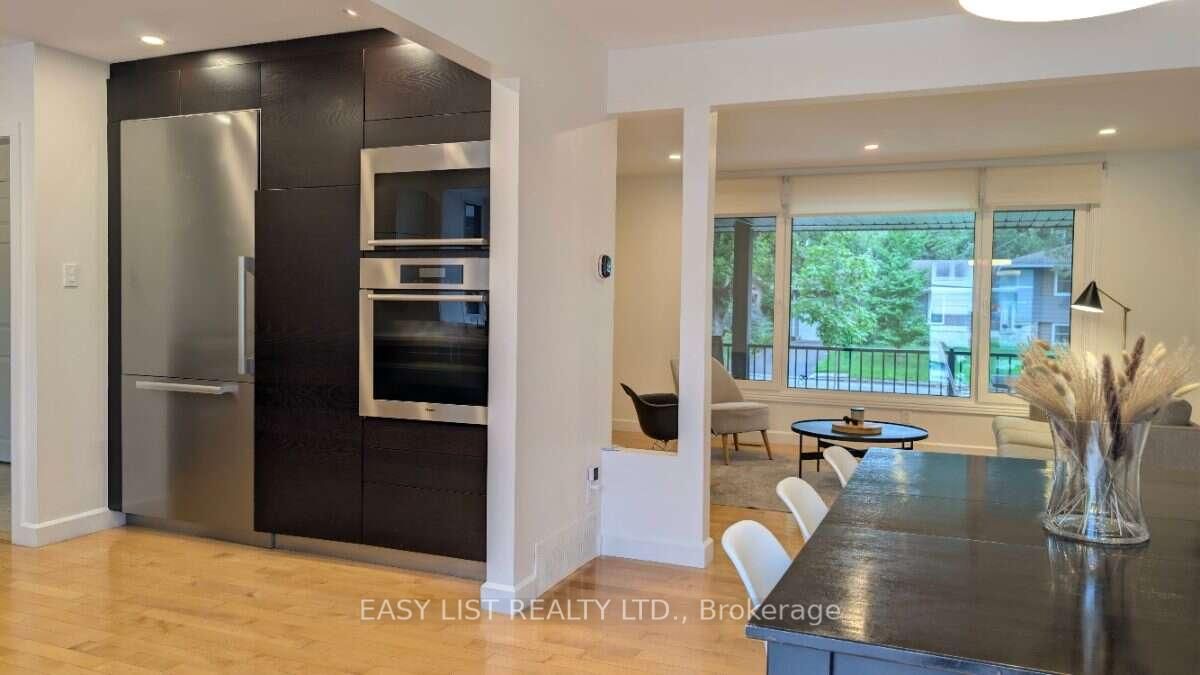 1895 Savoy Place • Ottawa, ON photo 10