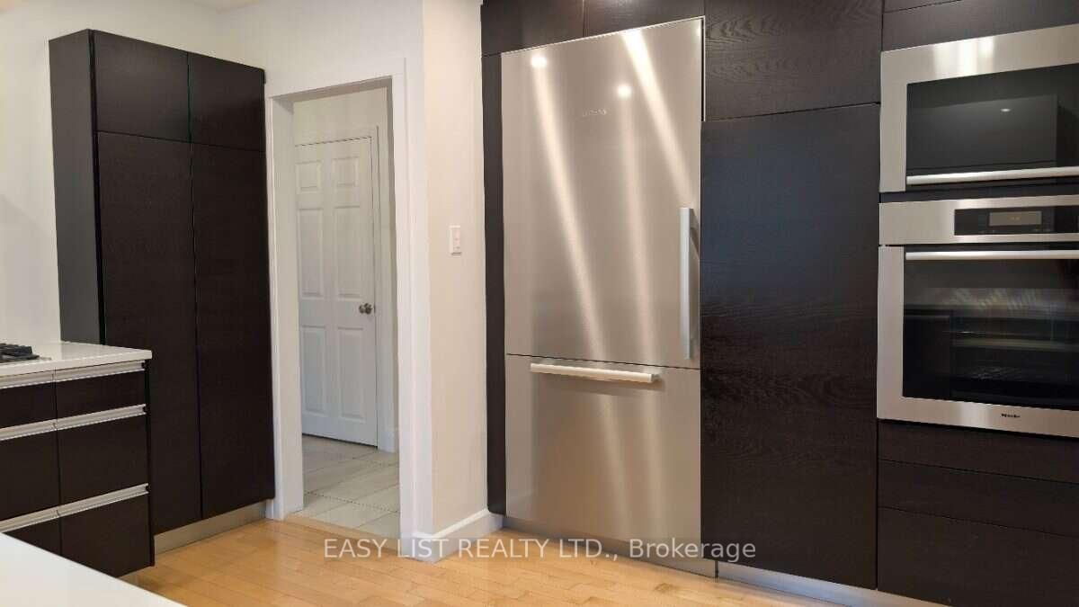 1895 Savoy Place • Ottawa, ON photo 15