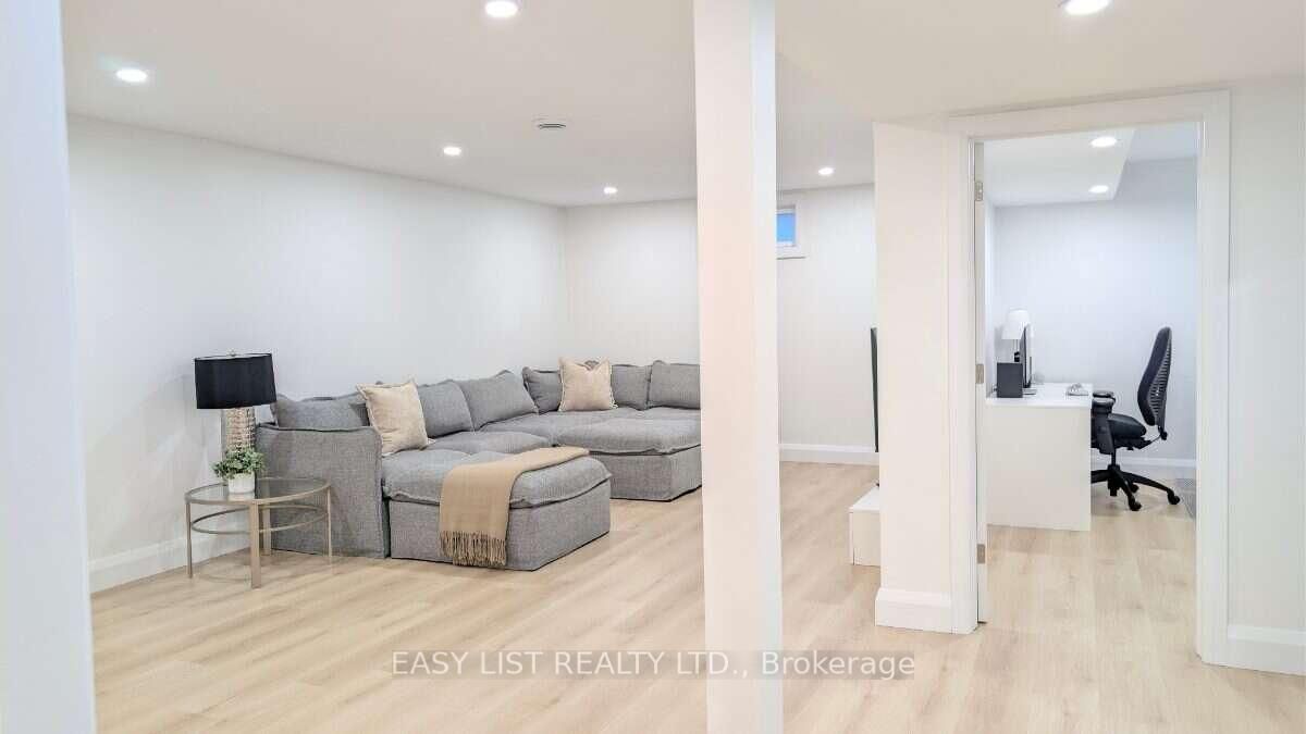 1895 Savoy Place • Ottawa, ON photo 30