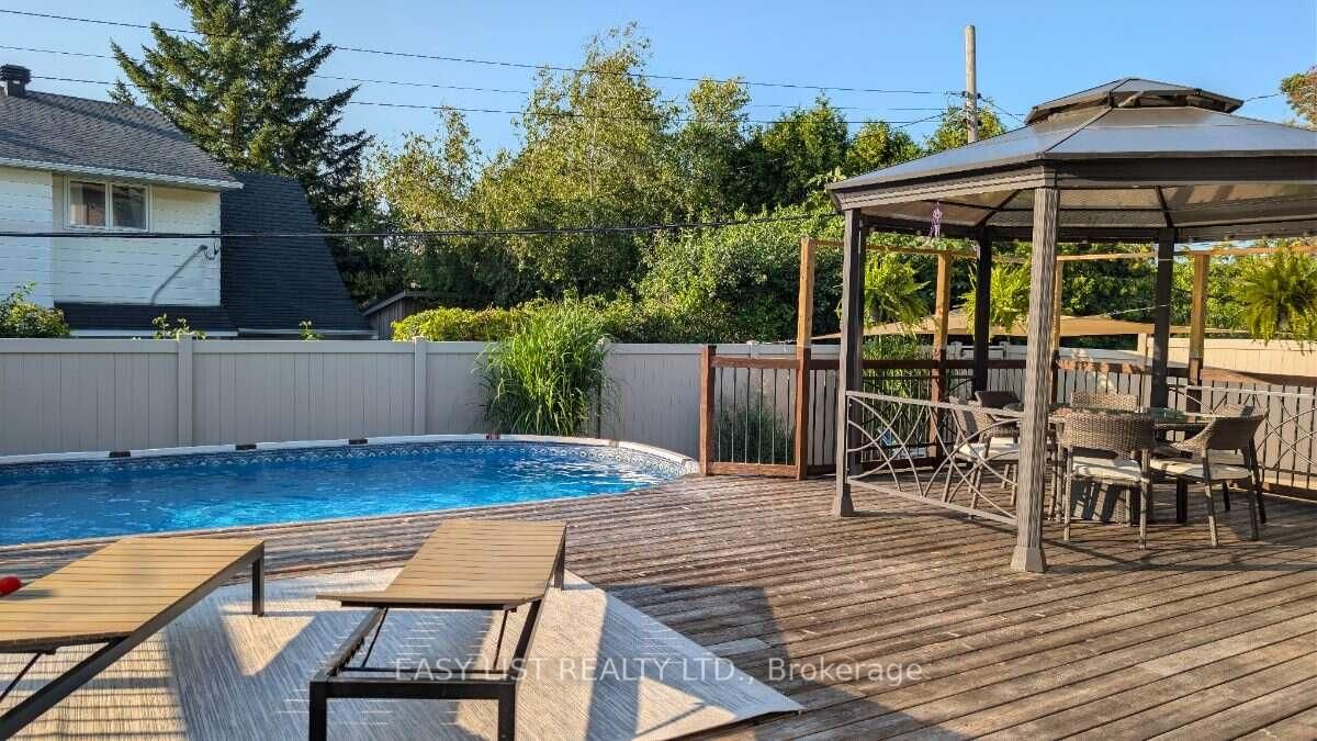 1895 Savoy Place • Ottawa, ON photo 36