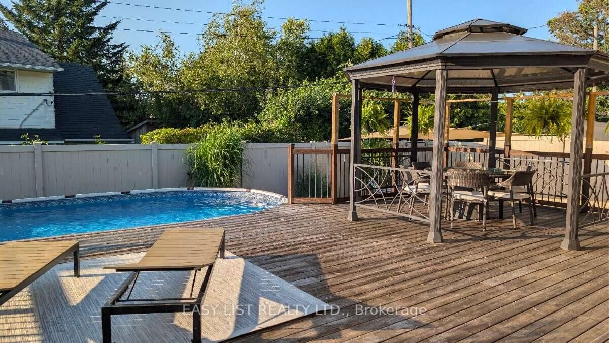 1895 Savoy Place • Ottawa, ON photo 39