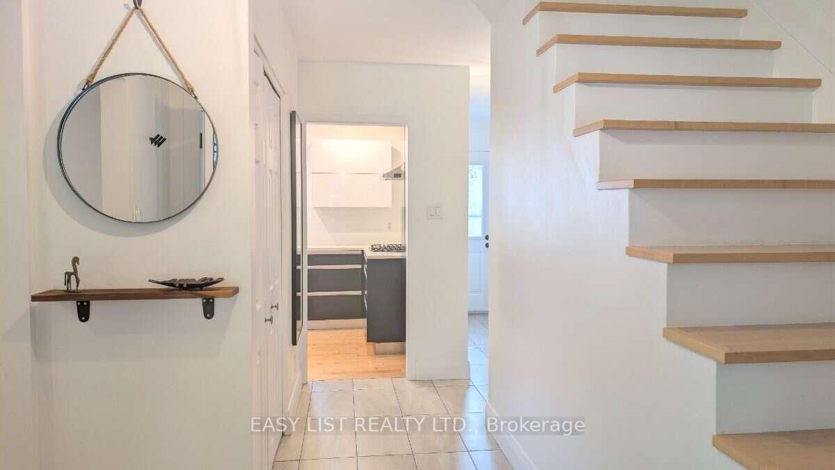 1895 Savoy Place • Ottawa, ON photo 6