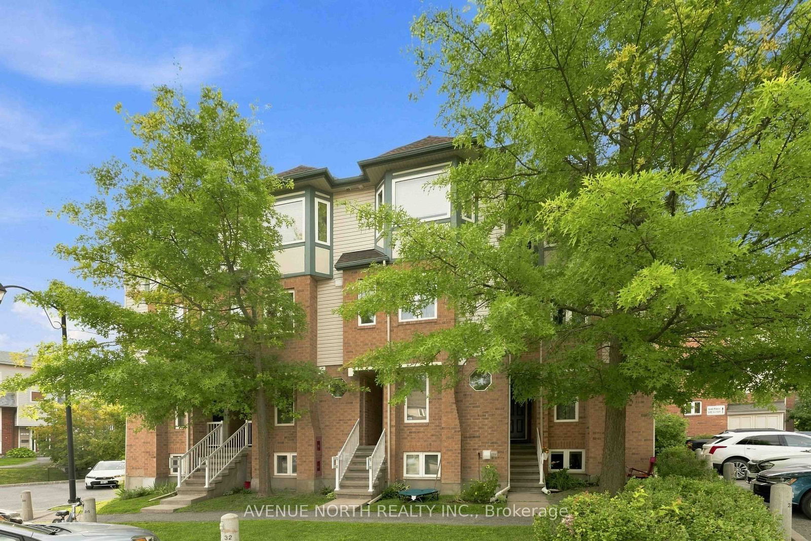 125 Tall Pines Private • Ottawa, ON photo 1