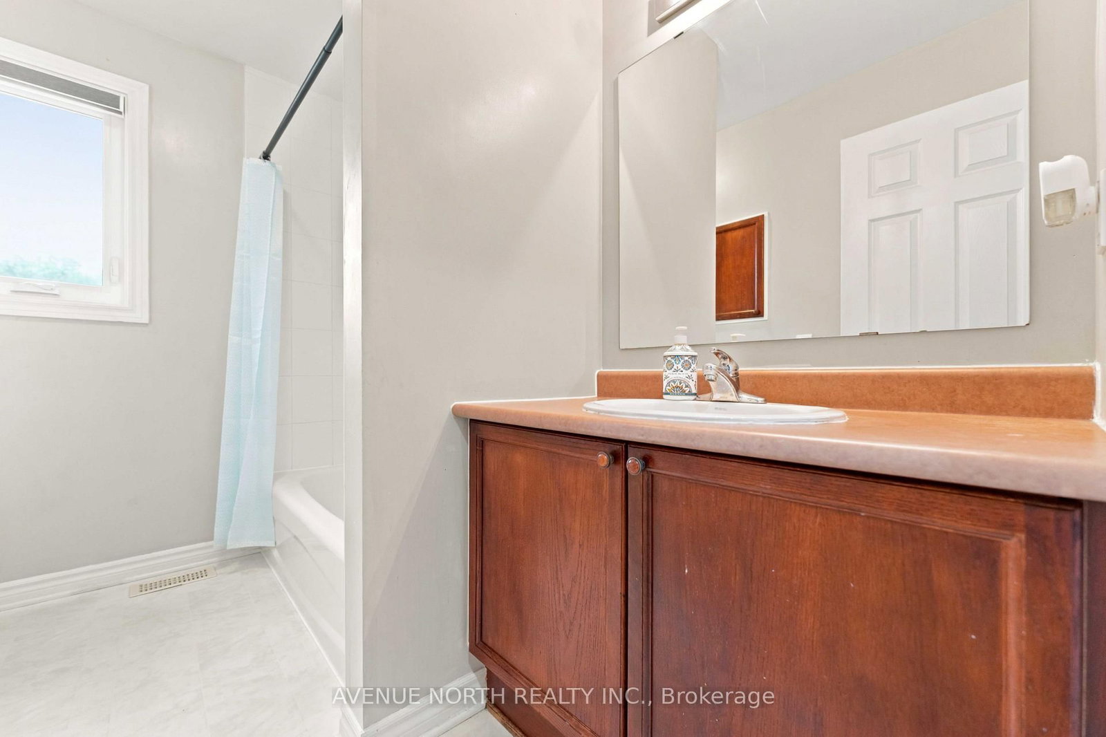 125 Tall Pines Private • Ottawa, ON photo 29