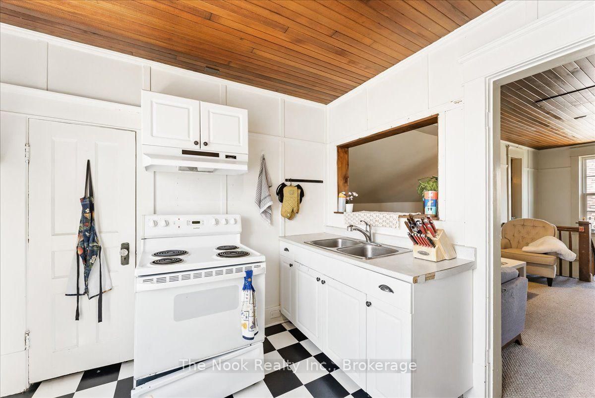 21 Dennistoun Avenue • Peterborough, ON photo 27