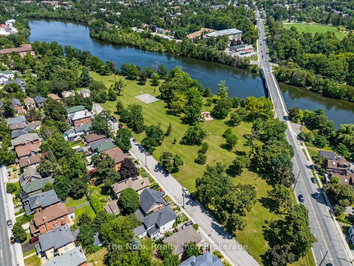 21 Dennistoun Avenue • Peterborough, ON photo 32