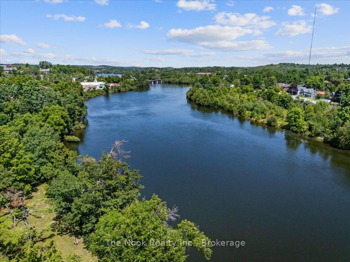 21 Dennistoun Avenue • Peterborough, ON photo 34