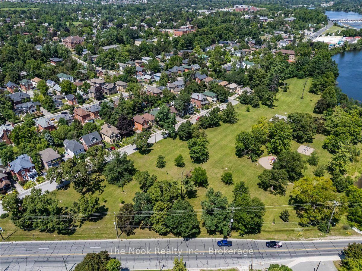 21 Dennistoun Avenue • Peterborough, ON photo 37