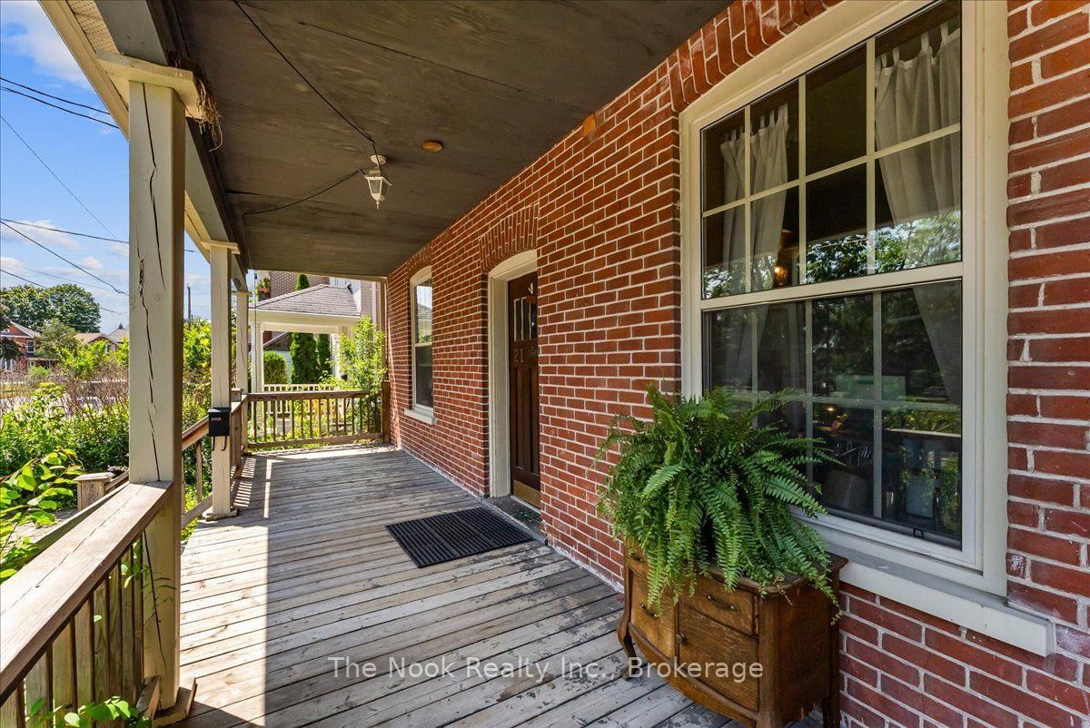21 Dennistoun Avenue • Peterborough, ON photo 4