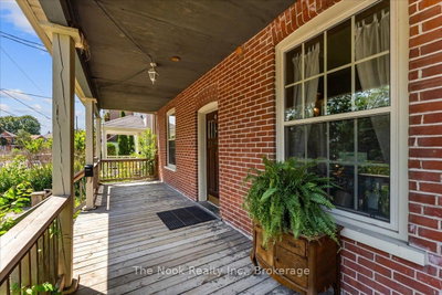 21 Dennistoun Avenue • Peterborough, ON photo 4