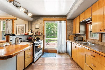21 Dennistoun Avenue • Peterborough, ON photo 9