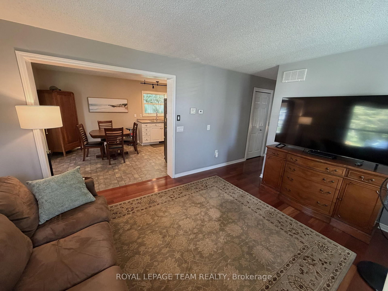 1028 Teena Colleen Private • Greely, ON photo 11
