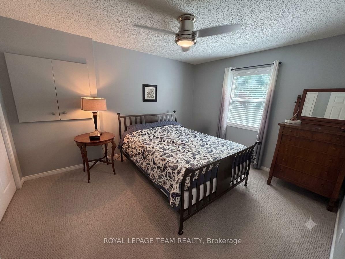 1028 Teena Colleen Private • Greely, ON photo 18