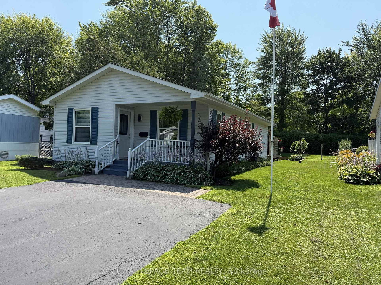 1028 Teena Colleen Private • Greely, ON photo 2