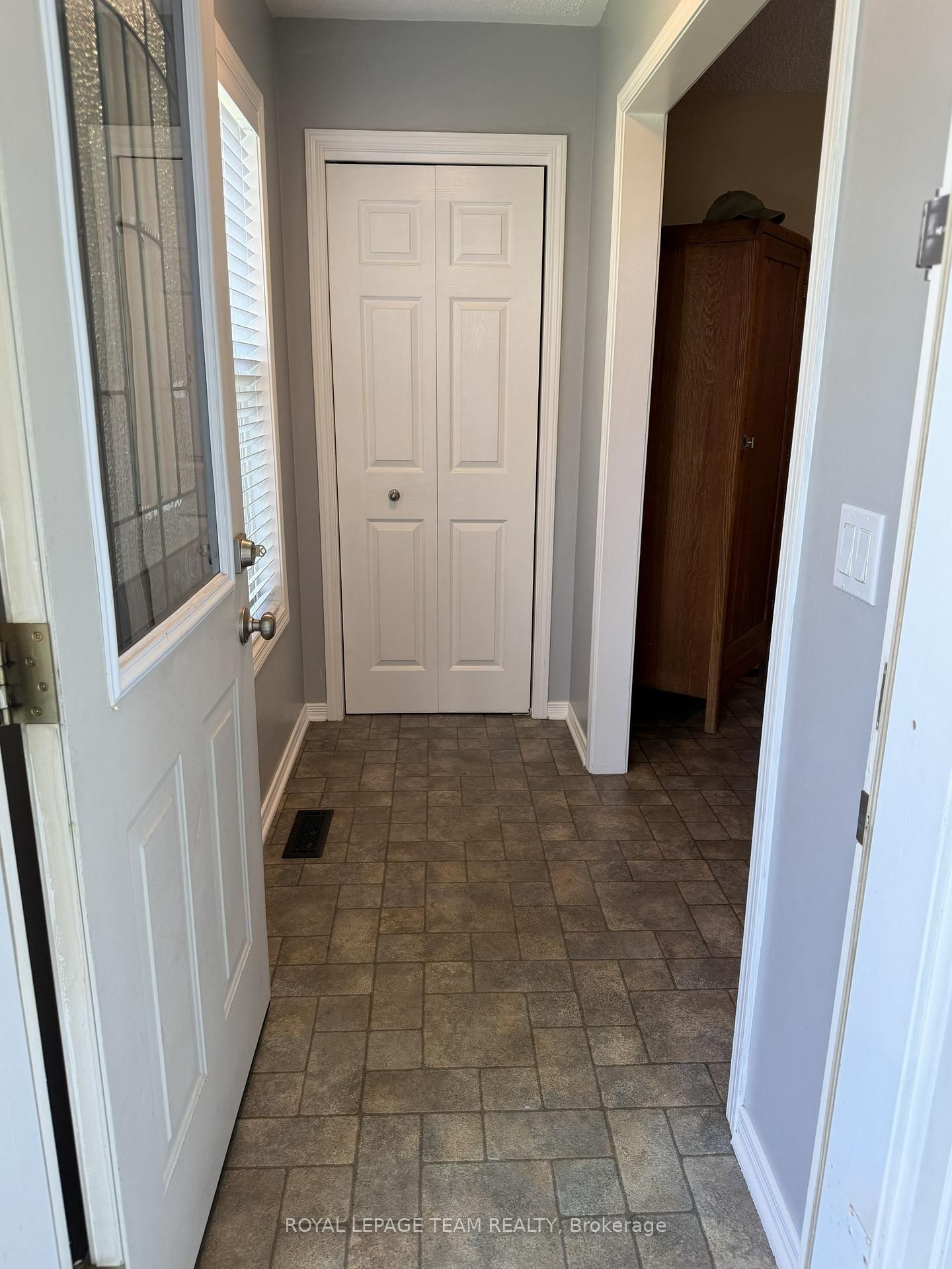 1028 Teena Colleen Private • Greely, ON photo 5