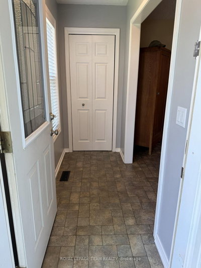 1028 Teena Colleen Private • Greely, ON photo 5