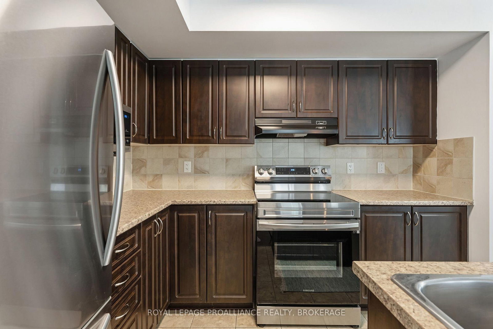510 Stonefield Private • #2 • Ottawa, ON photo 10