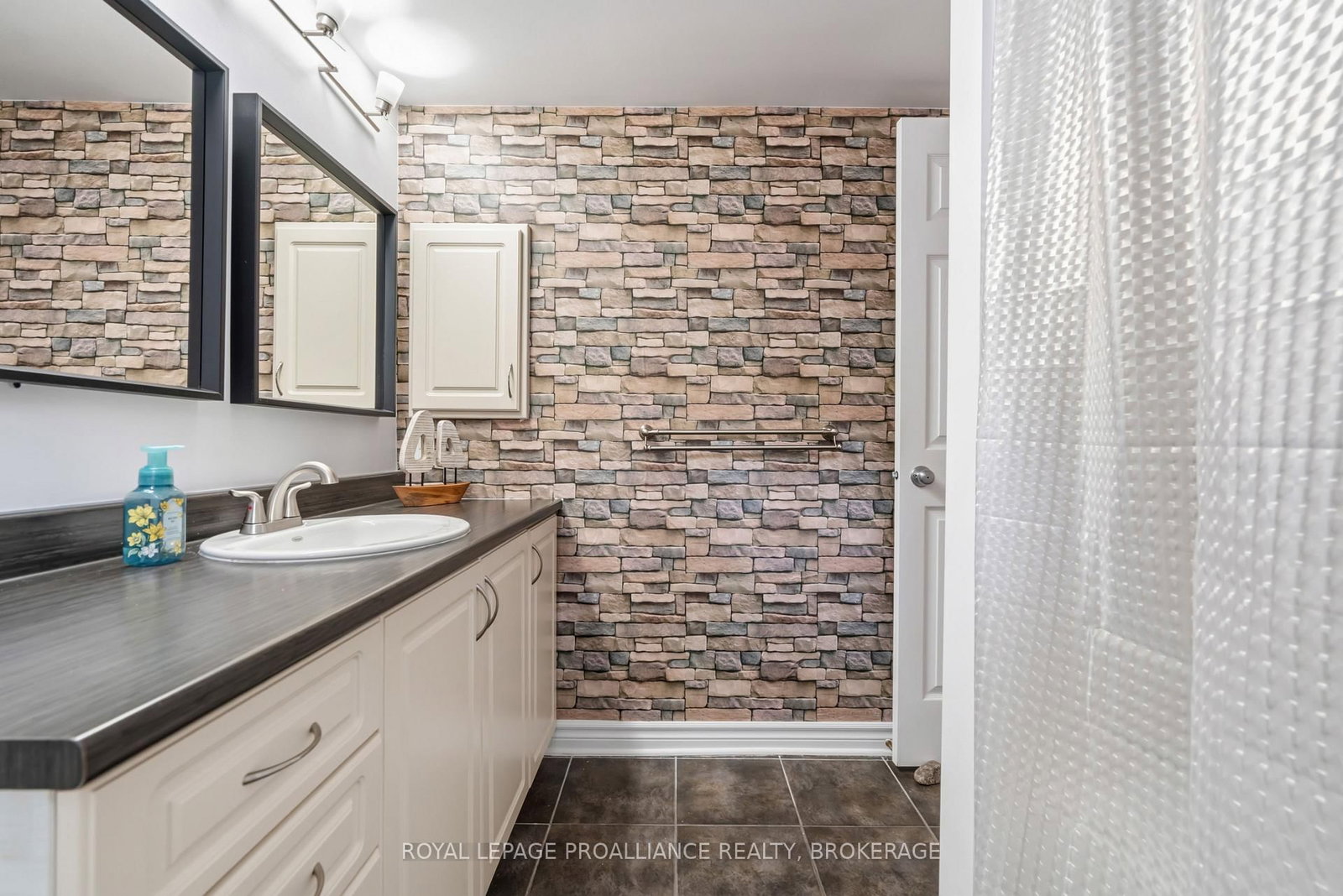 510 Stonefield Private • #2 • Ottawa, ON photo 19