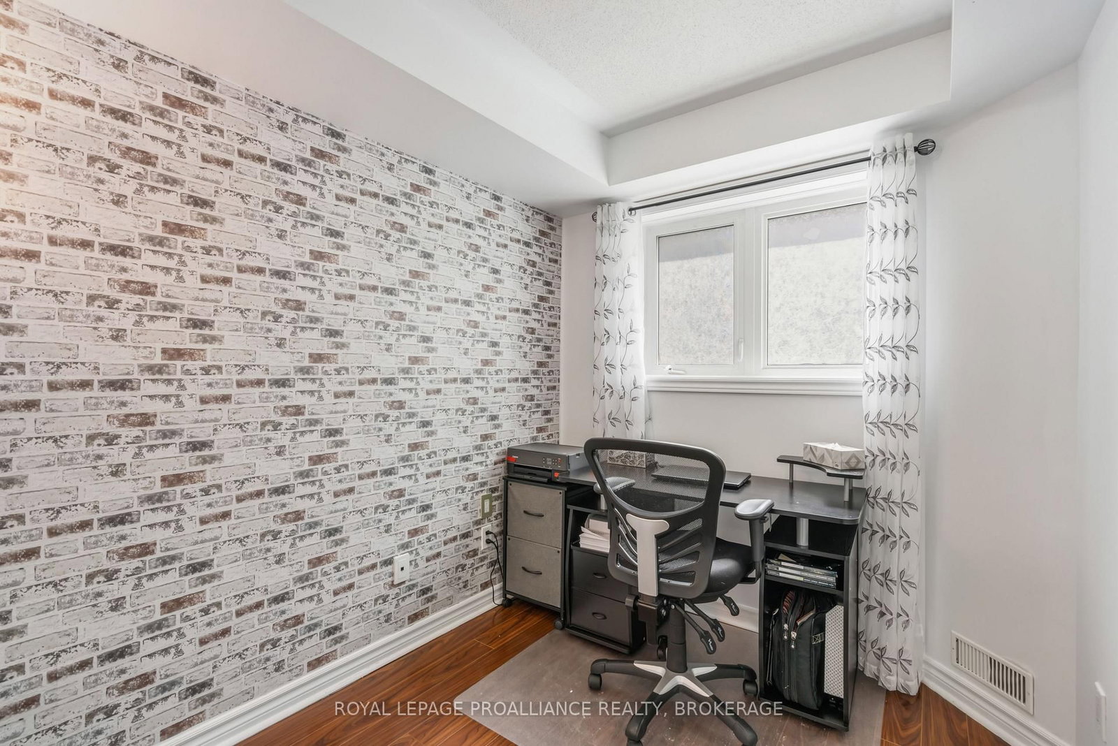 510 Stonefield Private • #2 • Ottawa, ON photo 25
