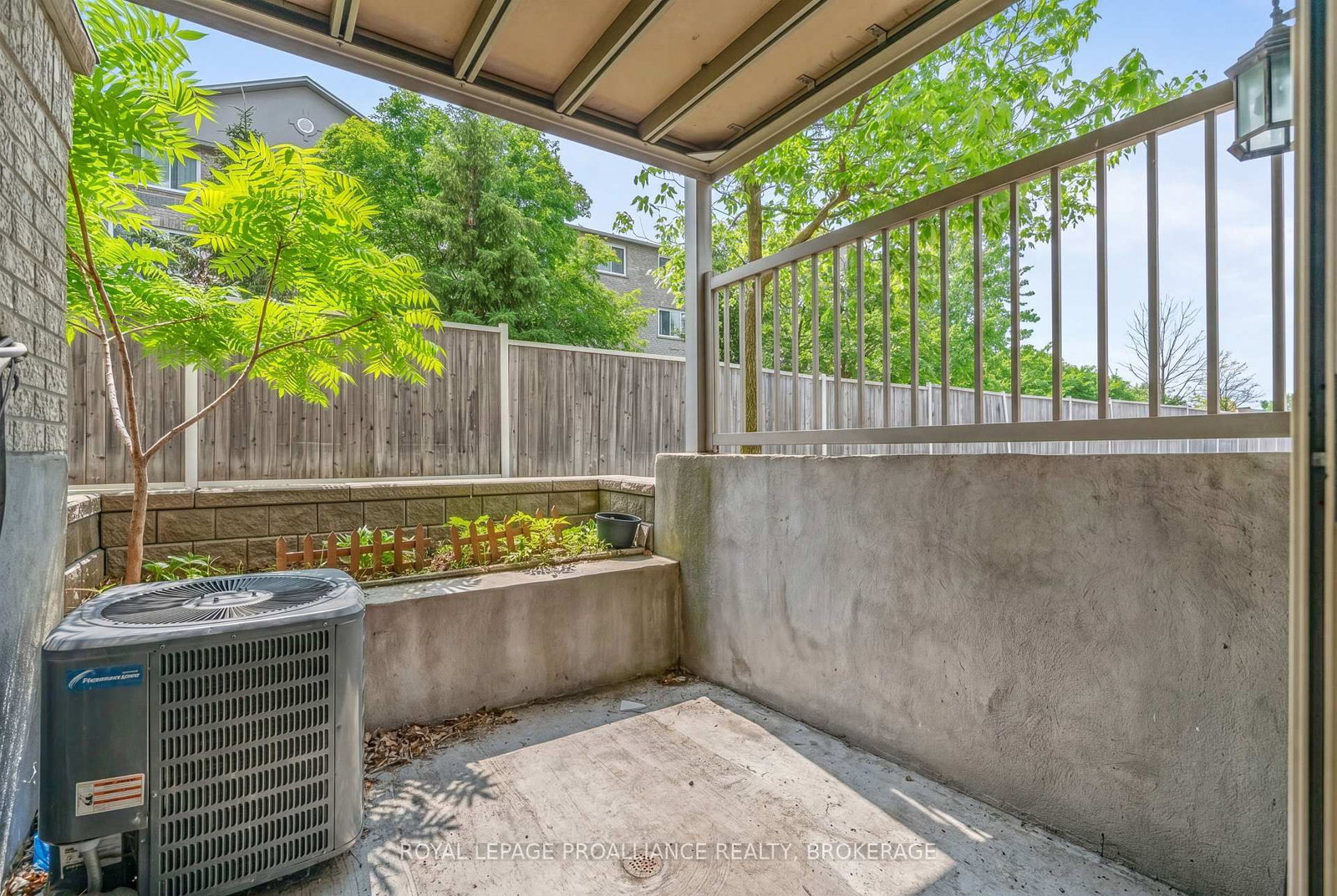 510 Stonefield Private • #2 • Ottawa, ON photo 26