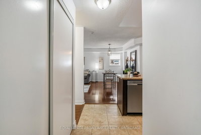 510 Stonefield Private • #2 • Ottawa, ON photo 4