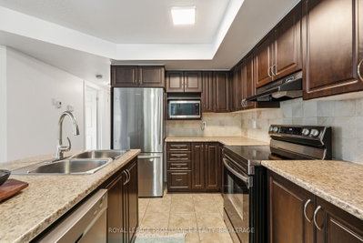 510 Stonefield Private • #2 • Ottawa, ON photo 8
