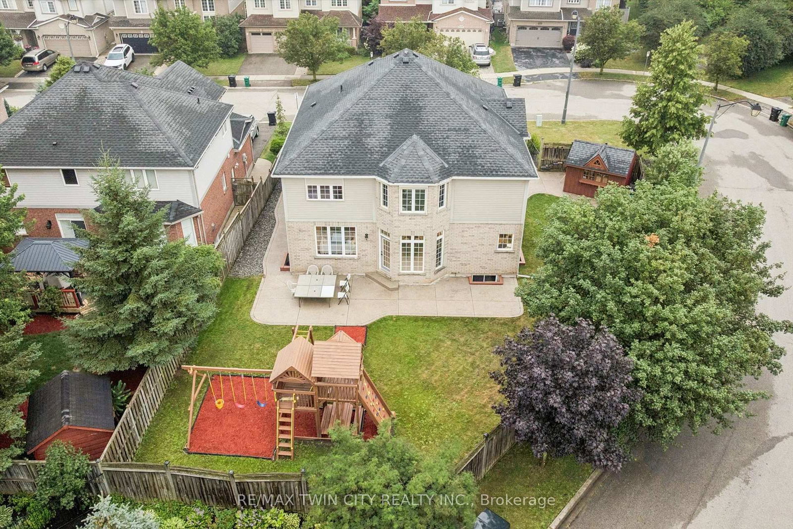 608 Bluenose Crescent • Waterloo, ON photo 36