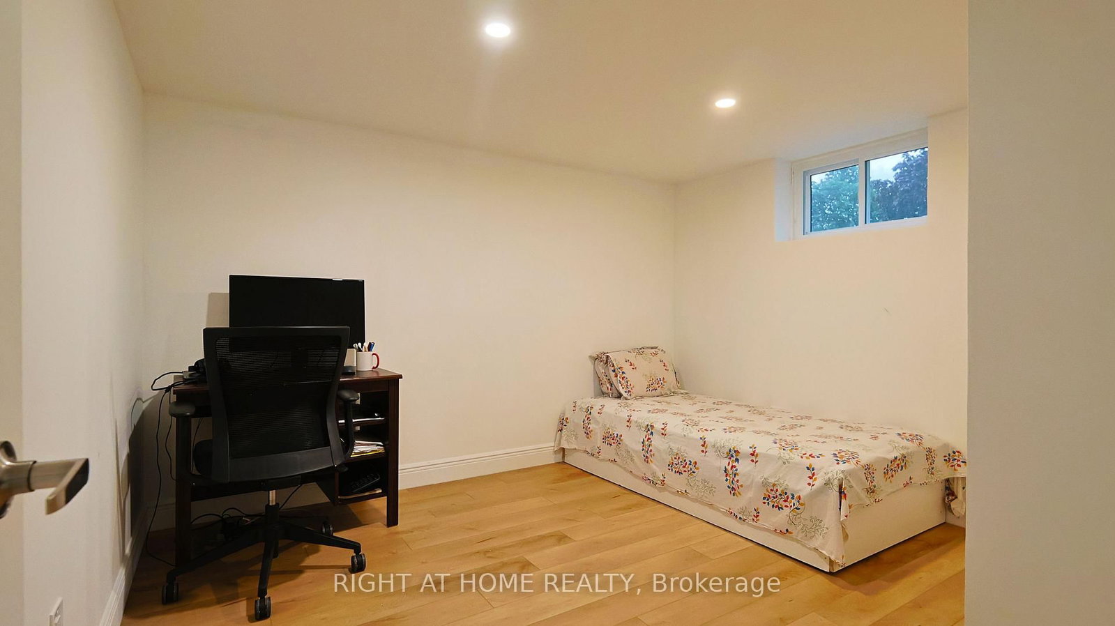 82 Normanhurst Avenue • Hamilton, ON photo 38