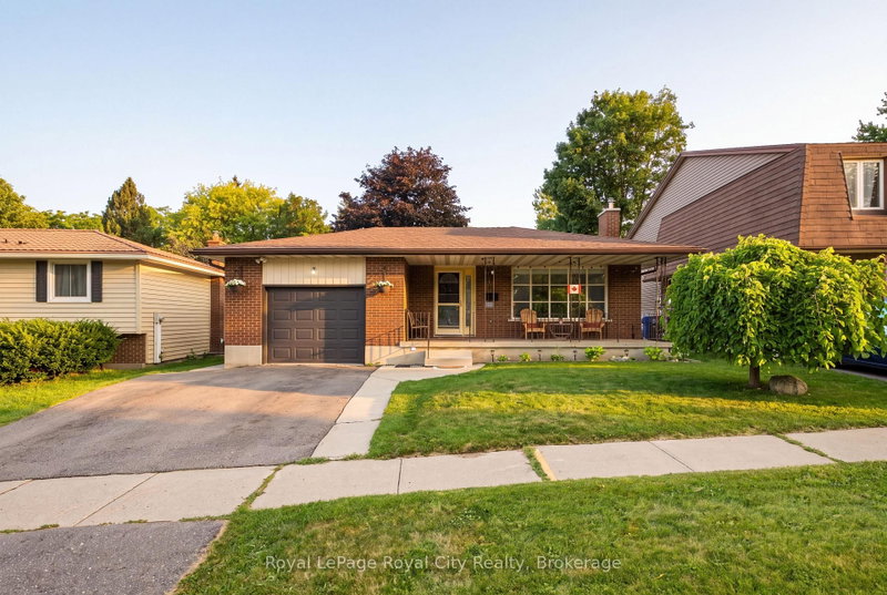 27 Carey Crescent