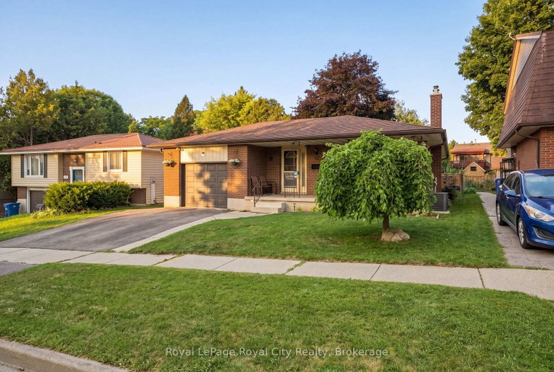 27 Carey Crescent