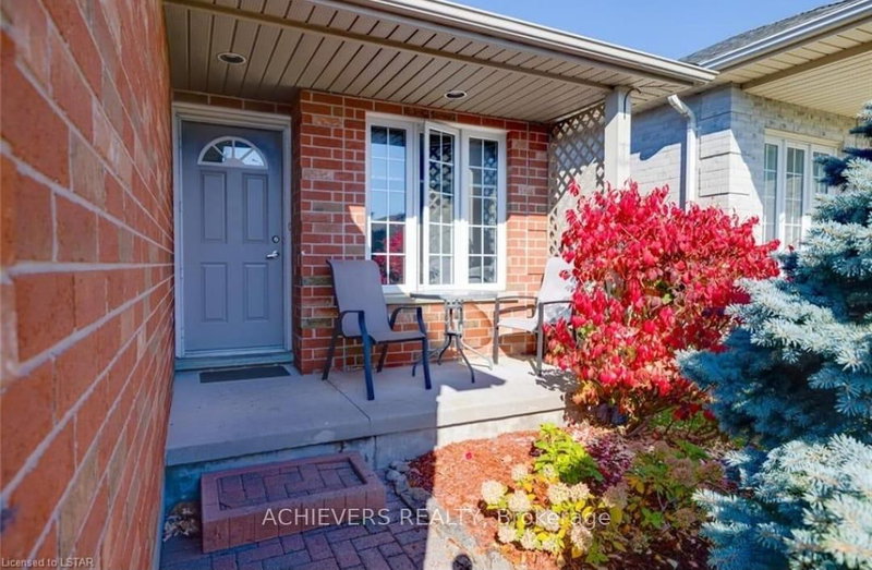 1402 Baycliffe Place