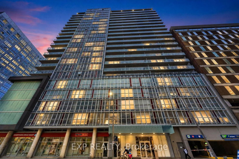 1907 - 324 Laurier Avenue W