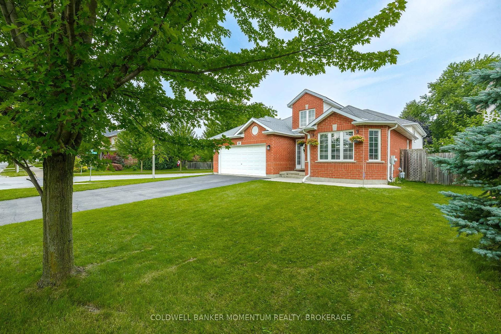 18 LORETTA Drive • Niagara-on-the-Lake, ON photo 4