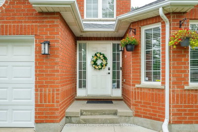 18 LORETTA Drive • Niagara-on-the-Lake, ON photo 5