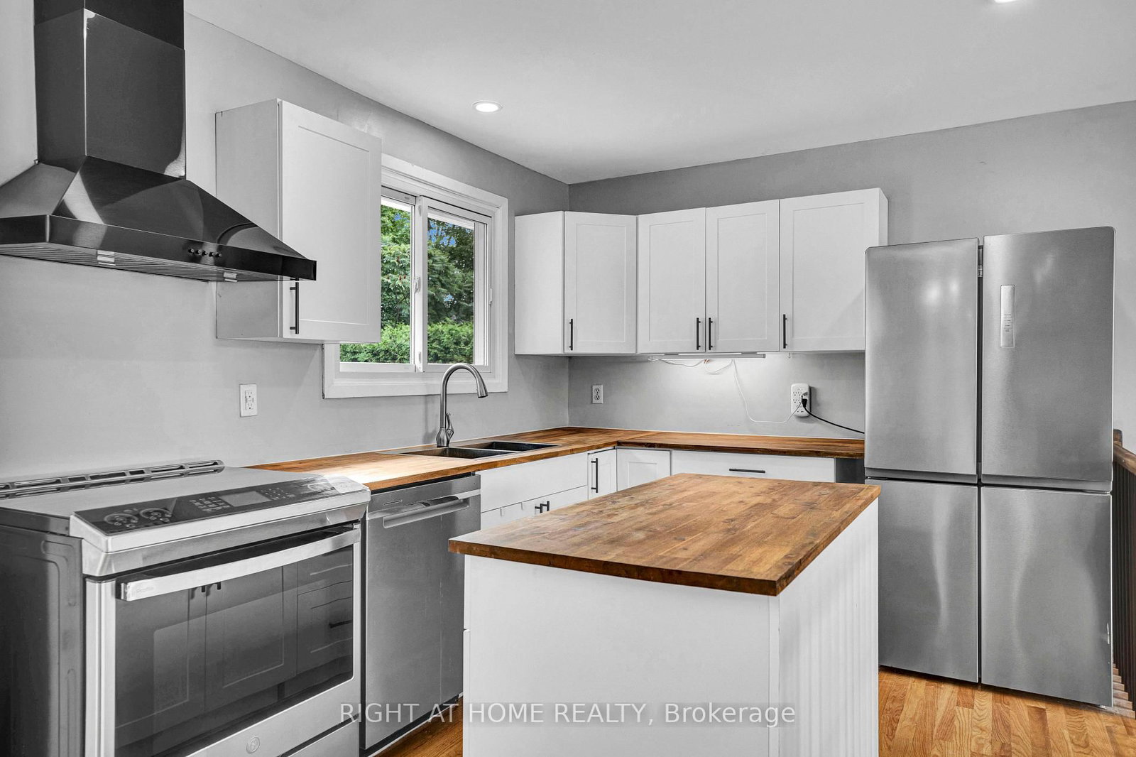 987 St Jacques Street • Clarence-Rockland, ON photo 12