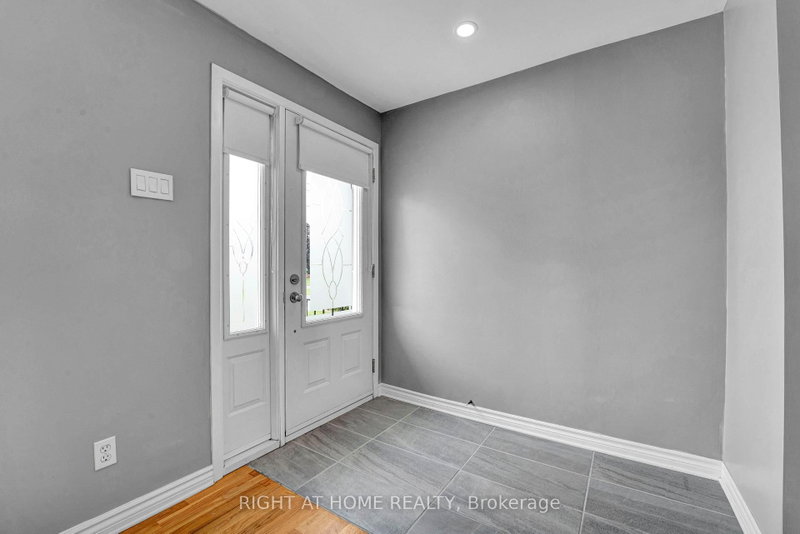 987 St Jacques Street
