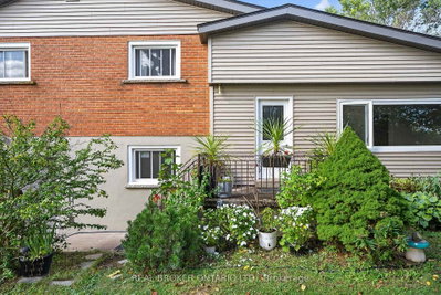 312 Old Guelph Road • Hamilton, ON photo 2