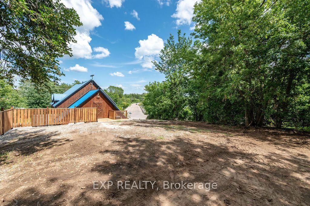 12595 Lanark Road • Calabogie, ON photo 11