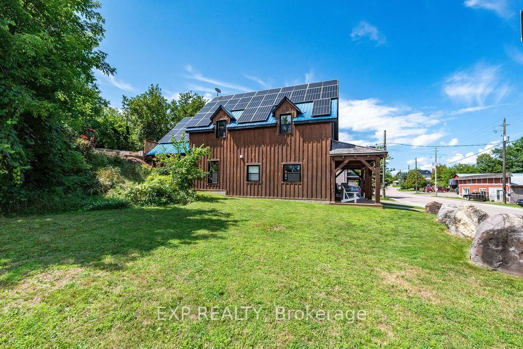 12595 Lanark Road • Calabogie, ON photo 5
