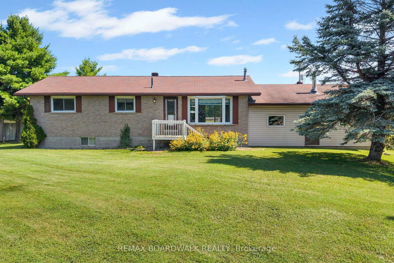 189 Arnold Drive • Perth, ON photo 1