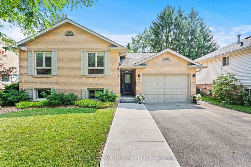 11 Village Court