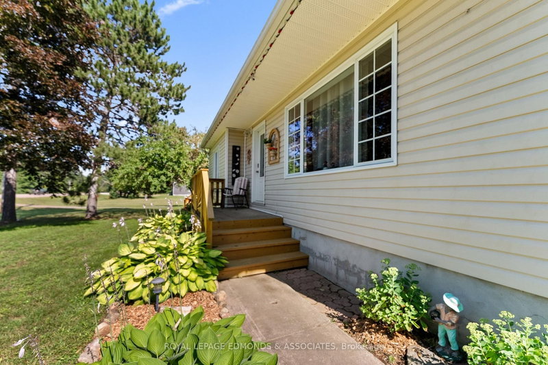 11132 & 11140 Round Lake Road