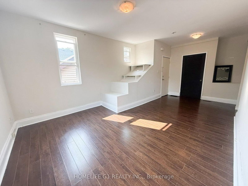 2 - 288 Hunter Street W