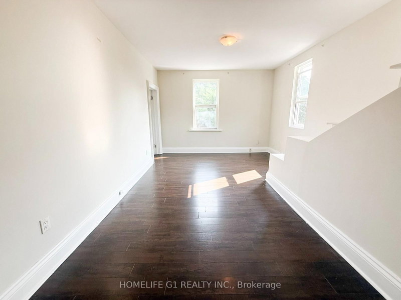 2 - 288 Hunter Street W