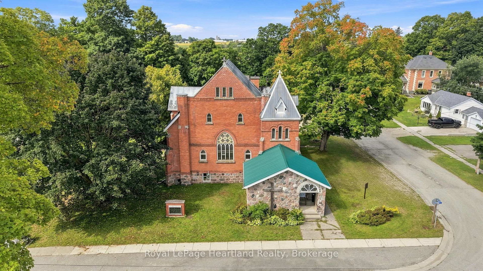 3080 Patrick Street • Howick, ON photo 3