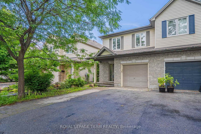 216 Horseshoe Crescent