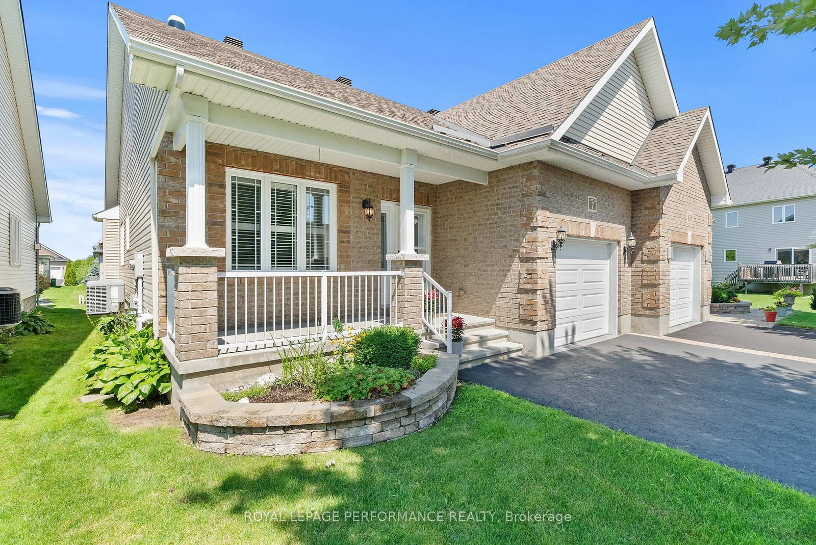 7 Abbey Crescent • Russell, ON photo 2