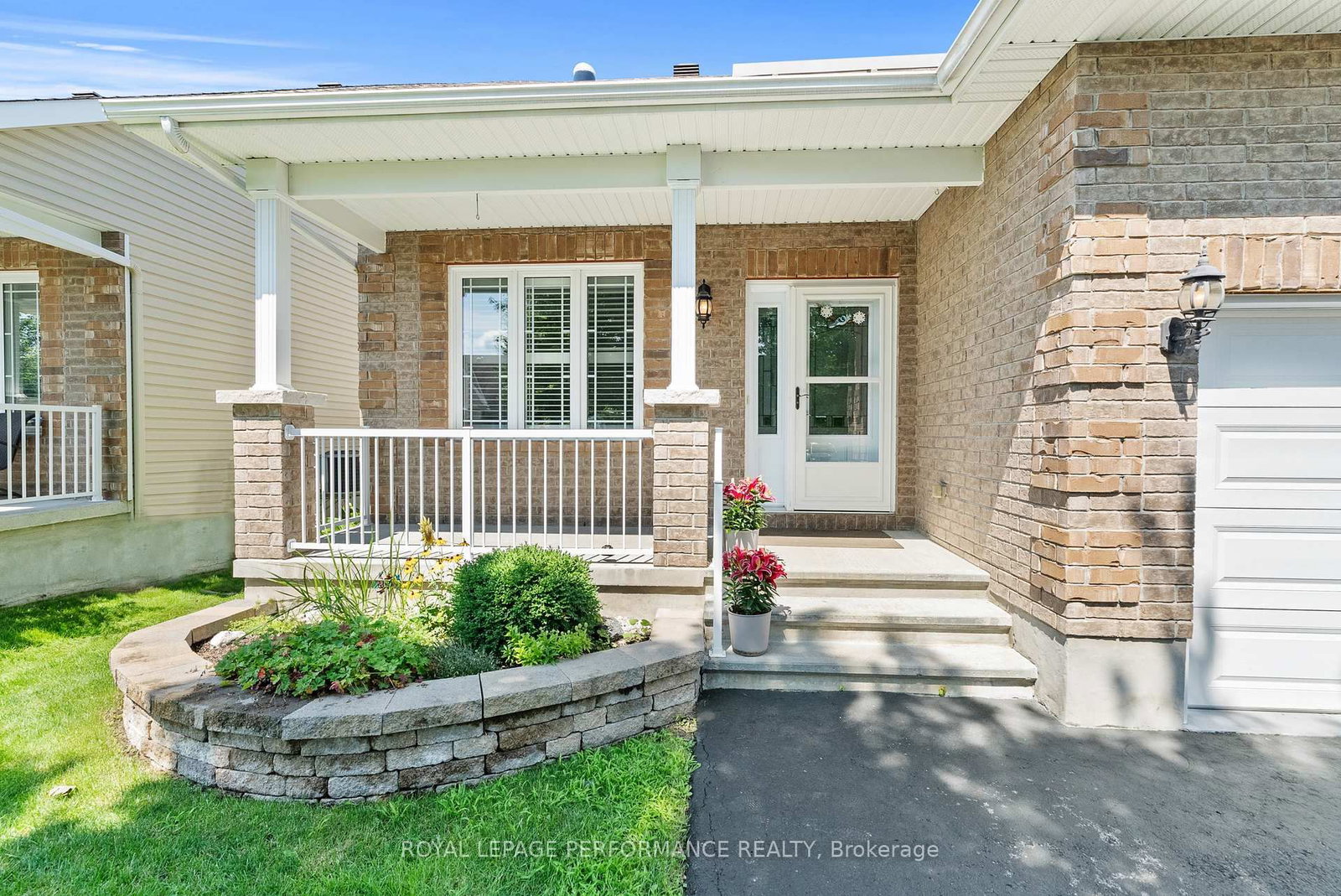 7 Abbey Crescent • Russell, ON photo 3