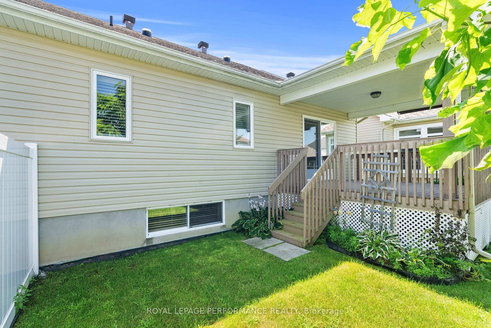 7 Abbey Crescent • Russell, ON photo 32